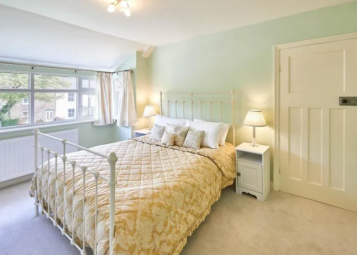 Ξενοδοχείο Host & - The Moorings 4*