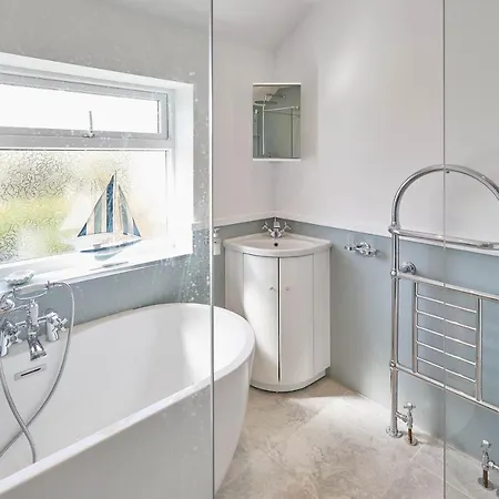 Host & - The Moorings 4* Runswick