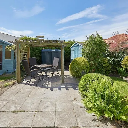 Hotel Host & - The Moorings